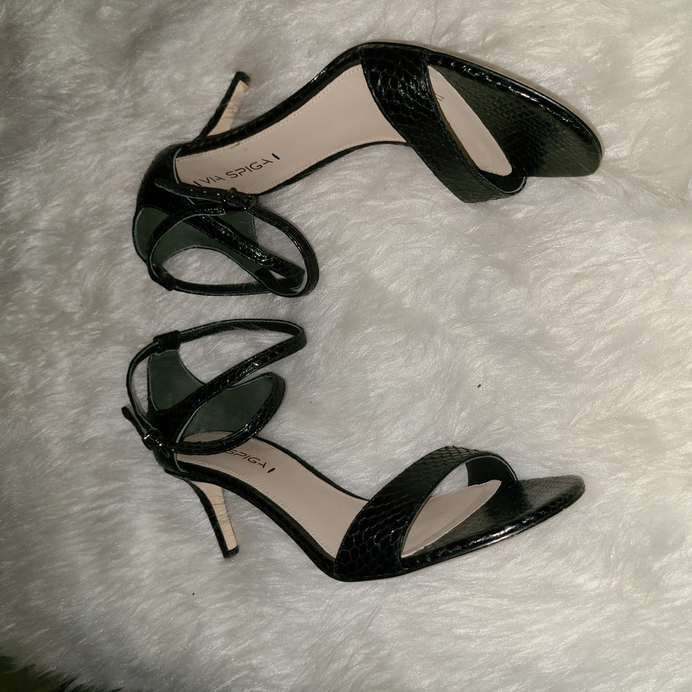 Via spiga S. 9.5 Black Leather Snakeskin Textured Design